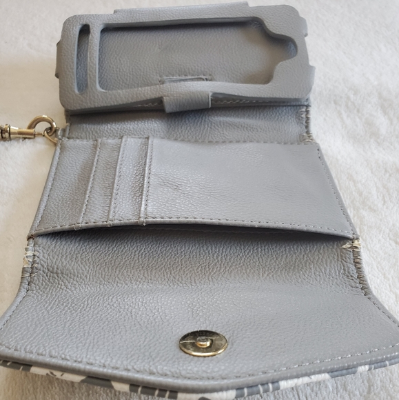 Wrislet Wallet for iPhone/iPod - Picture 5 of 5